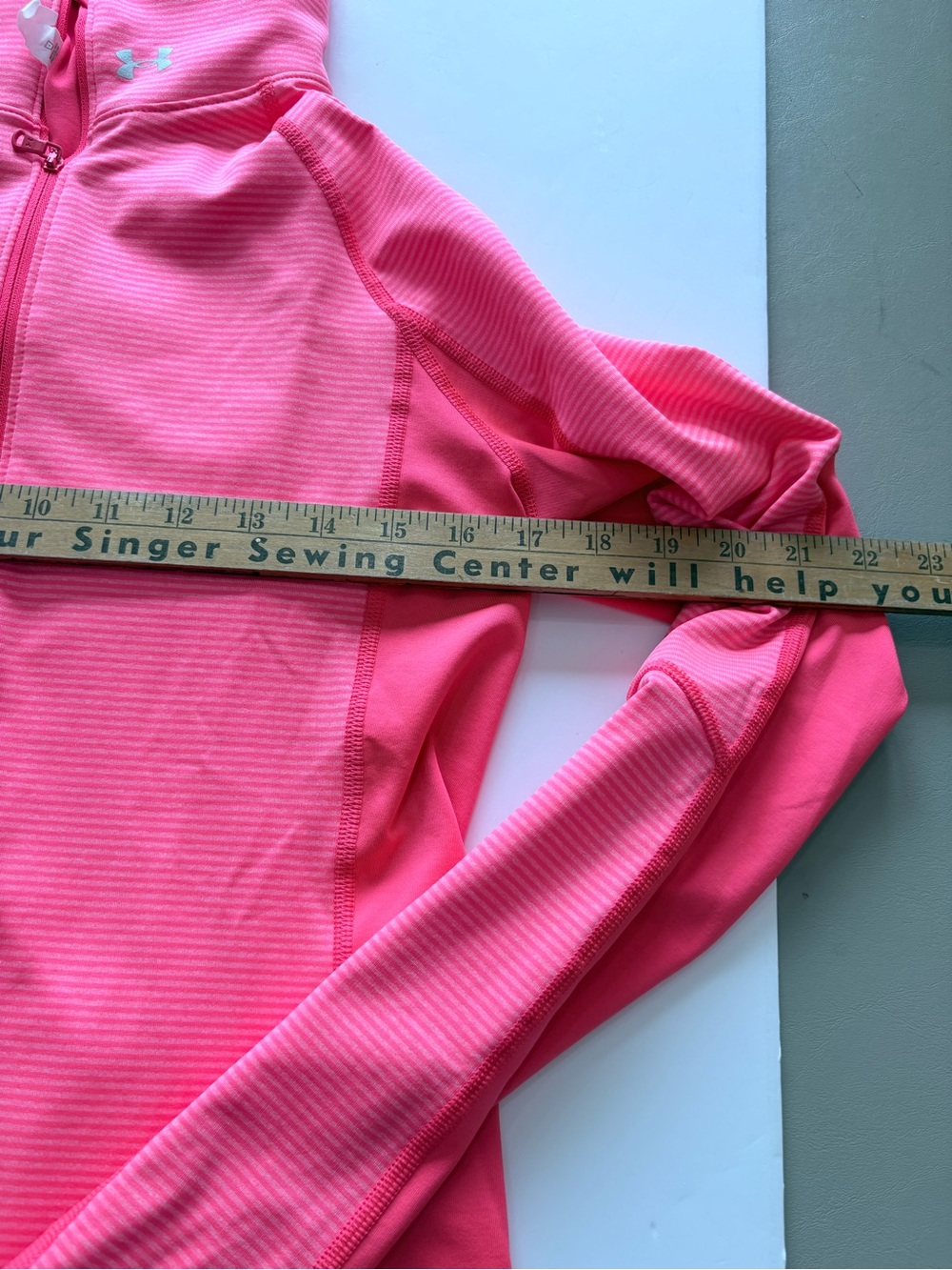Under Armour Hot Pink 1/4 Zip Performance Top F73 - Picture 2 of 4